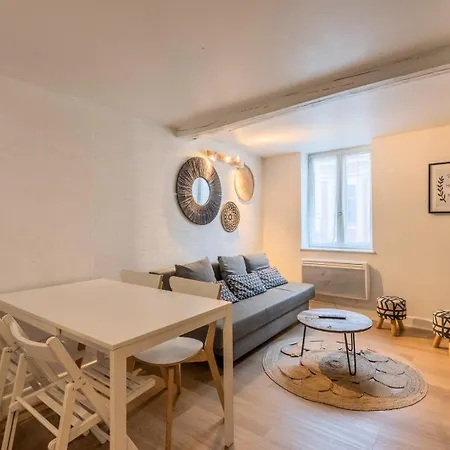 Dans Un Quartier Vivant Du Vieux-lille Lägenhet